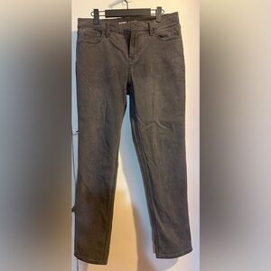 Old Navy Women’s Mid Ride Wow Boyfriend Grey Wash Jeans. Worn Once Size 6